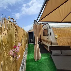 Caravana Rosa Camping Málaga